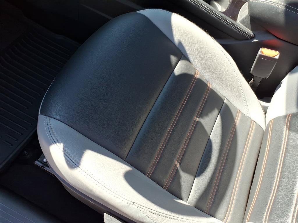 Used 2023 Nissan Kicks SR w/ SR Premium Package FWD image 19