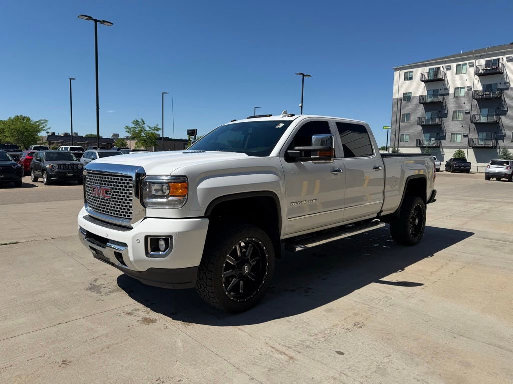 Used 2016 GMC Sierra 2500 Denali w/ Duramax Plus Package AWD/4WD image 5