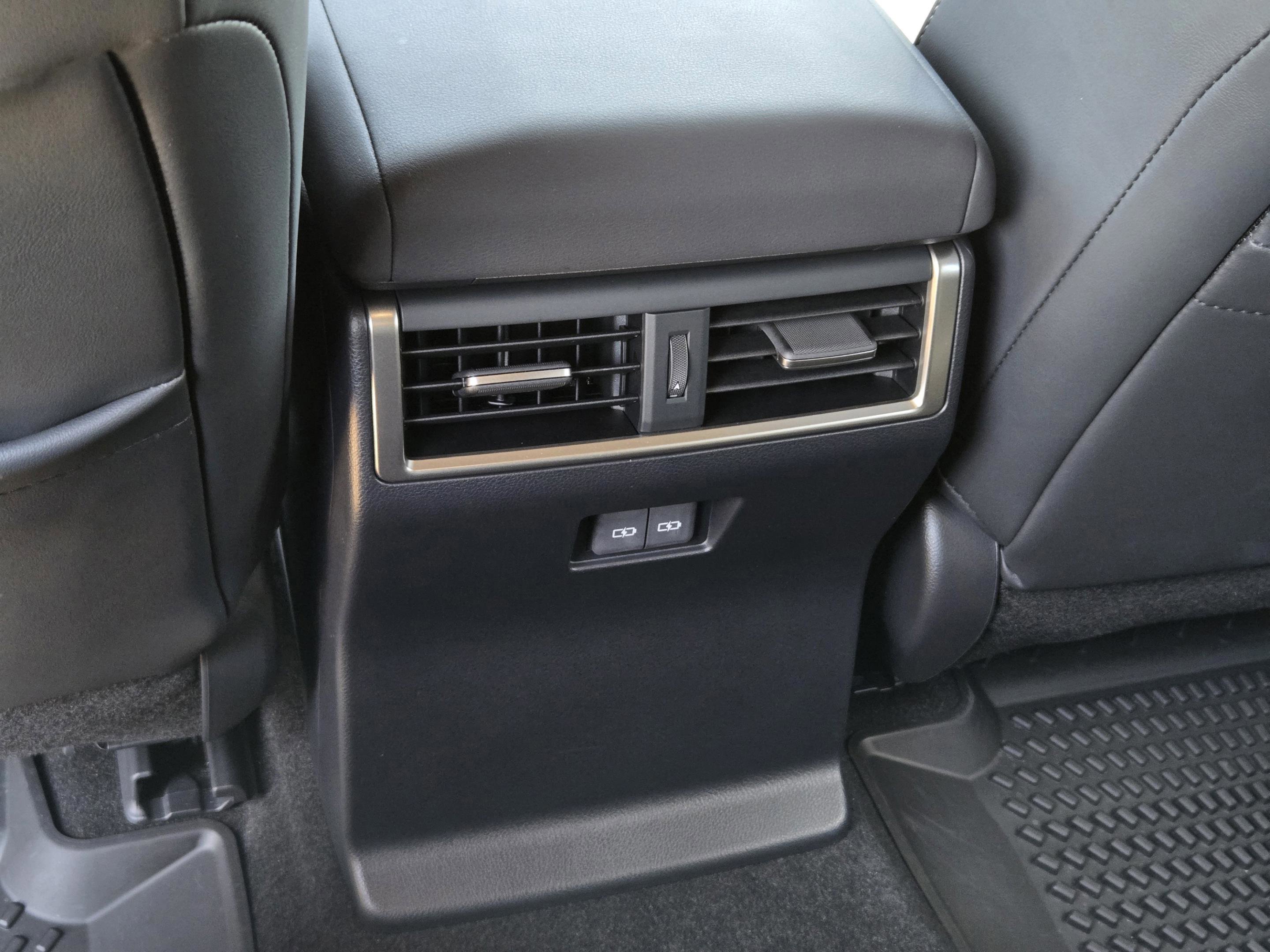 Used 2025 Lexus GX 550 w/ Accessory Package (CT) AWD/4WD image 31