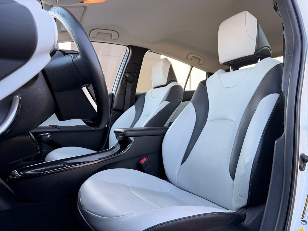 Used 2017 Toyota Prius Four image 25
