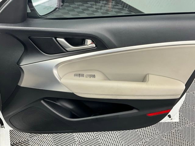 Used 2020 Genesis G70 2.0T image 11