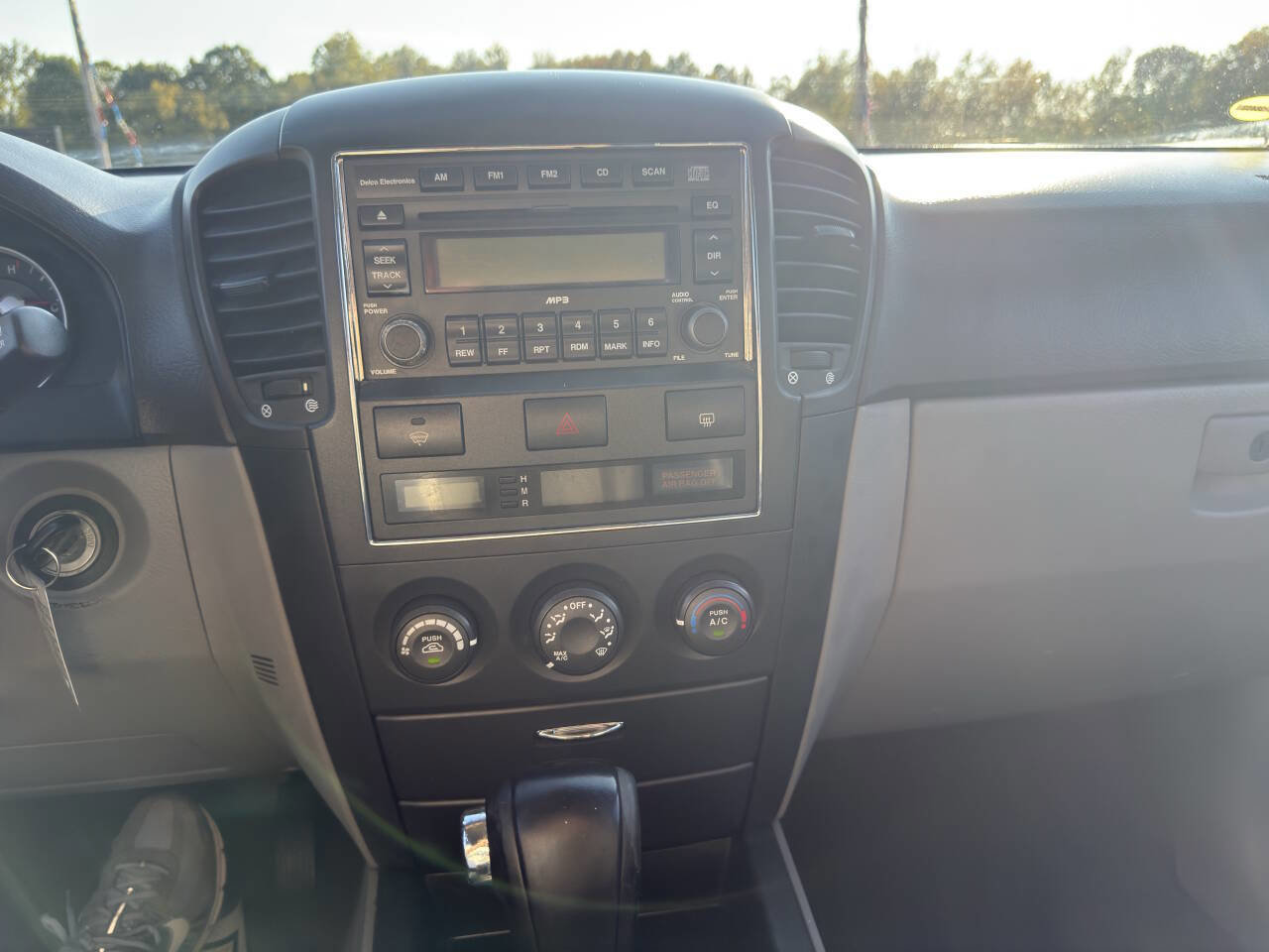 Used 2008 Kia Sorento 2WD image 11