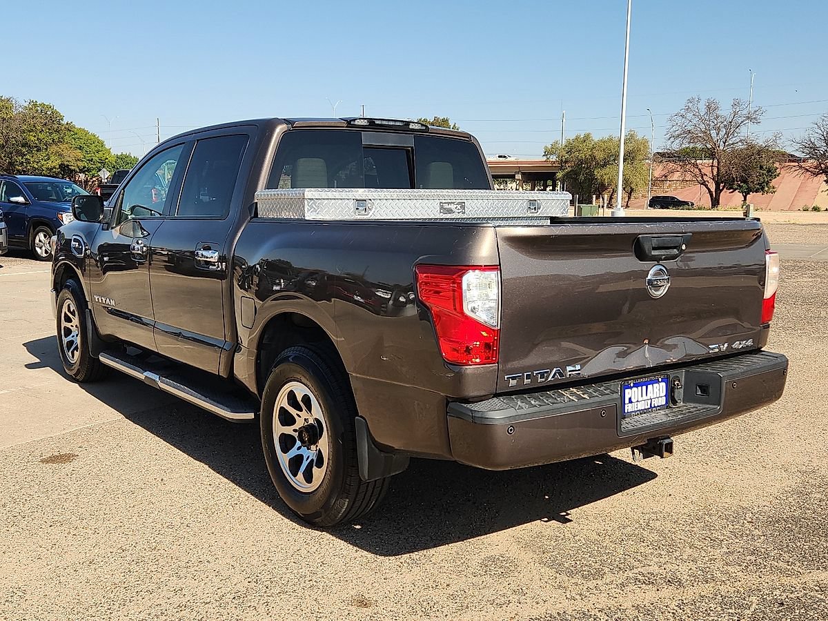 Used 2017 Nissan Titan SV AWD/4WD image 3