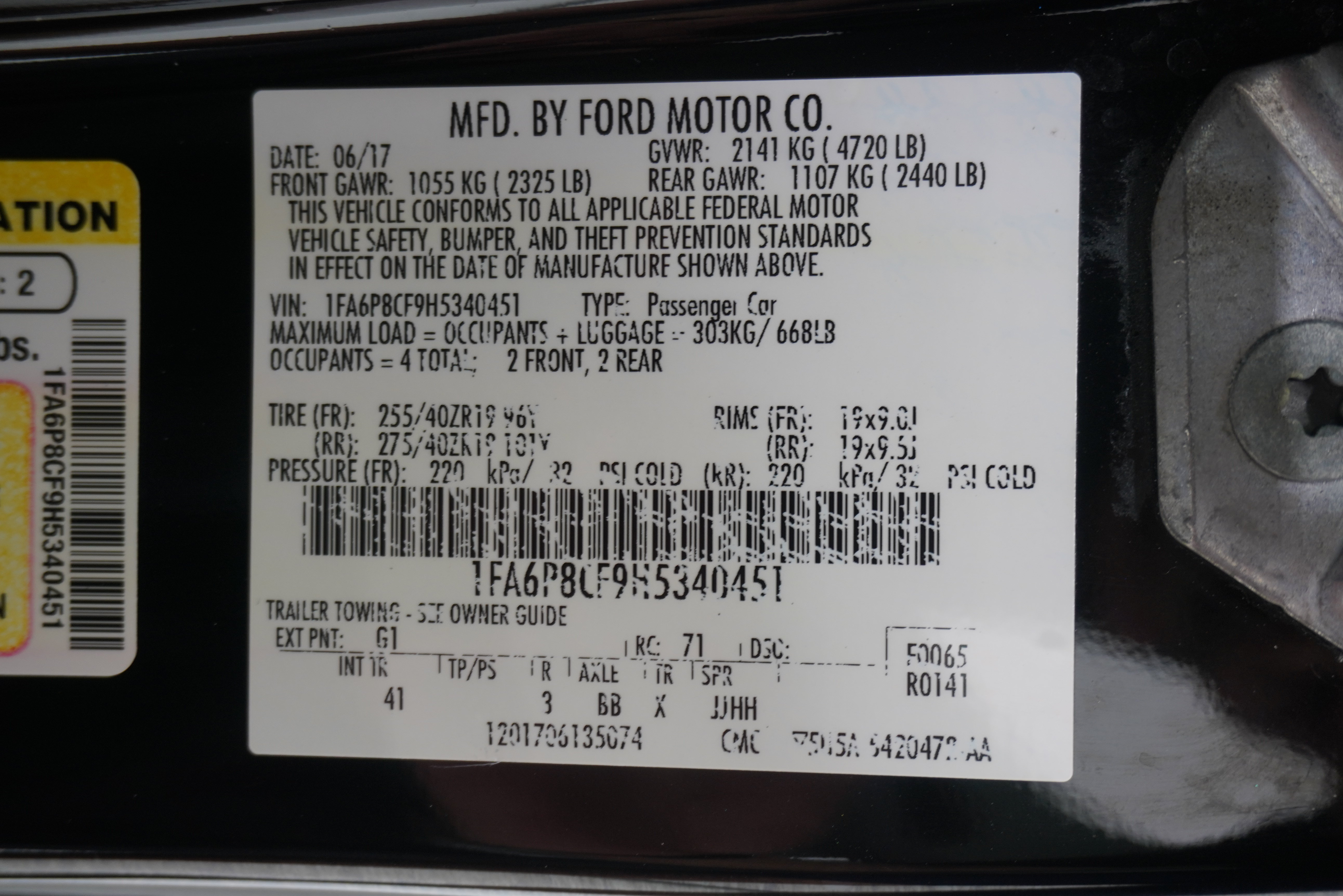 Used 2017 Ford Mustang GT Premium w/ GT Performance Package RWD image 38