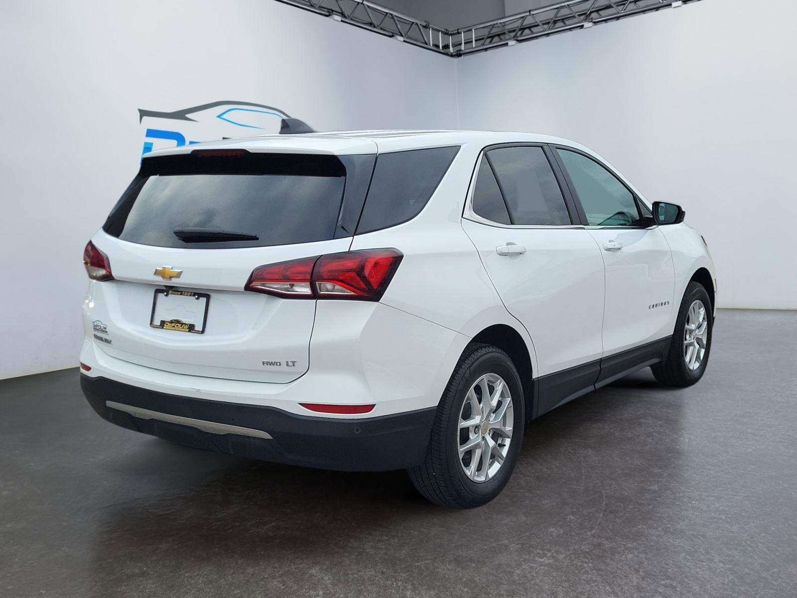 Used 2024 Chevrolet Equinox LT image 3