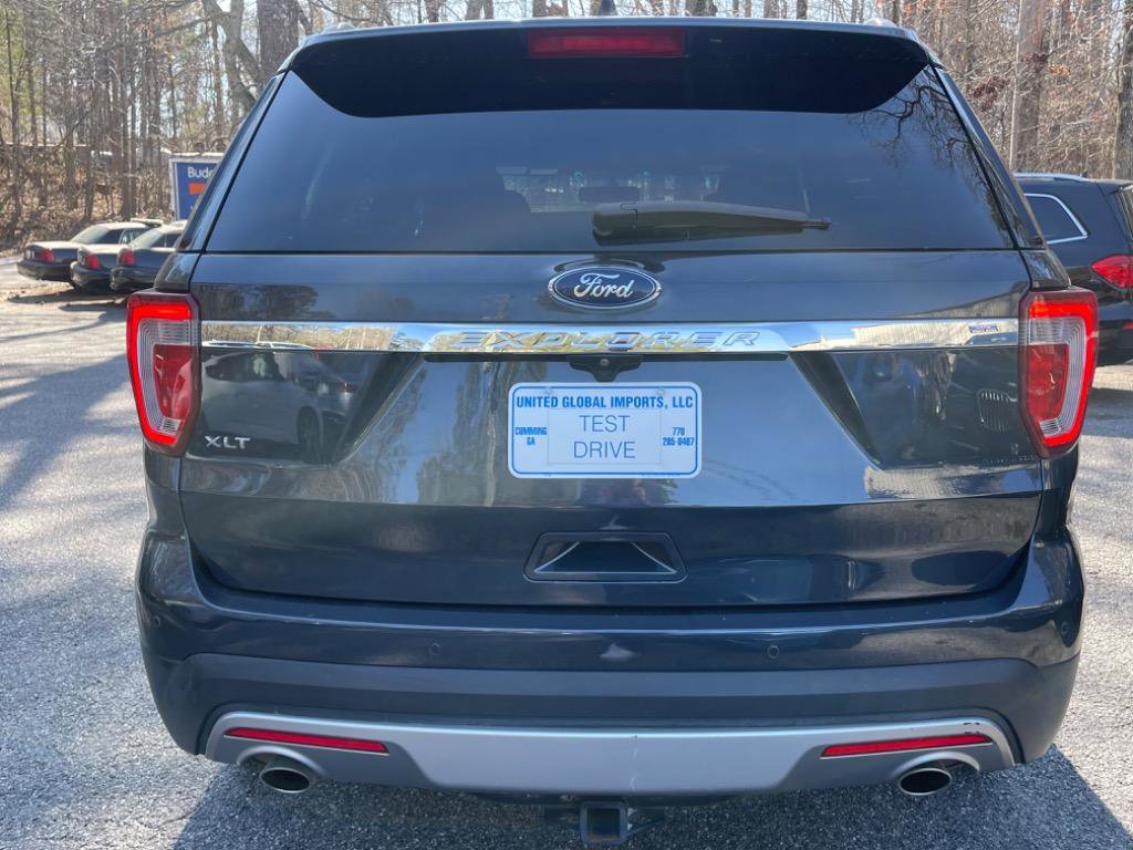 Used 2017 Ford Explorer XLT w/ Equipment Group 201A AWD/4WD image 7