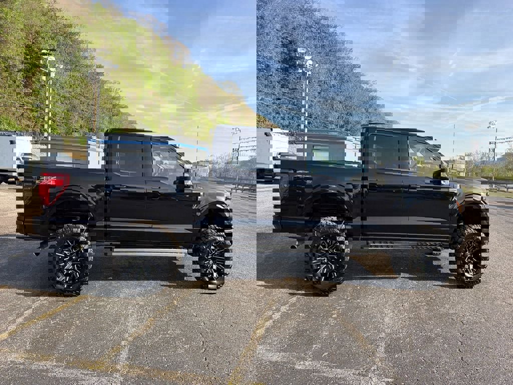 Used 2025 Ford F150 XLT w/ Equipment Group 301A Standard image 3