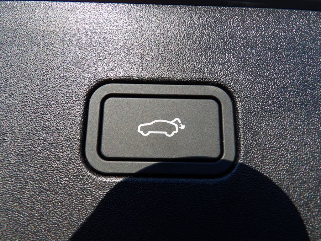 New 2026 Volvo EX30 Plus w/ Protection Package Premier AWD/4WD image 24