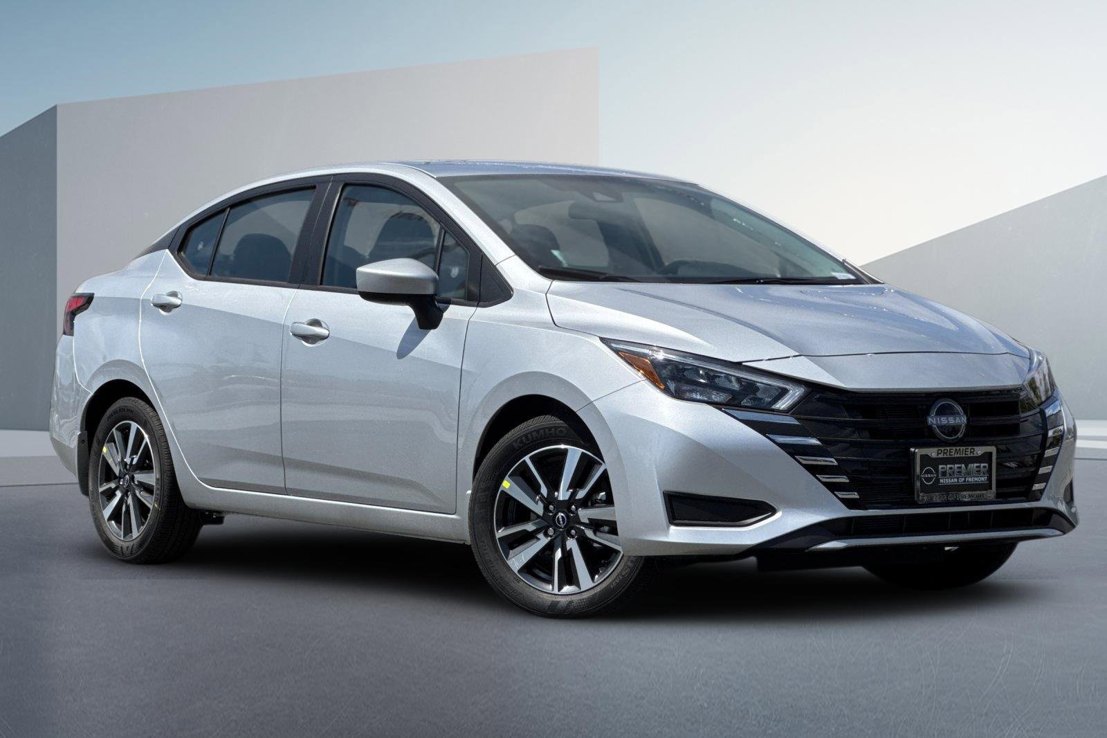 New 2025 Nissan Versa SV w/ Trunk Package video 2