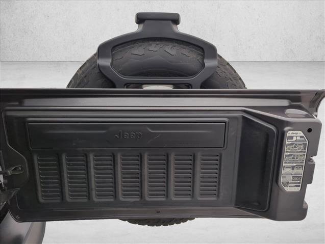 Used 2020 Jeep Wrangler Unlimited Sahara image 25