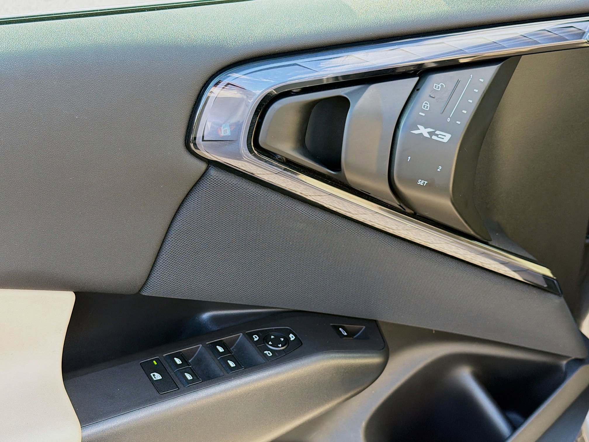 Used 2025 BMW X3 xDrive30i w/ Premium Package image 23