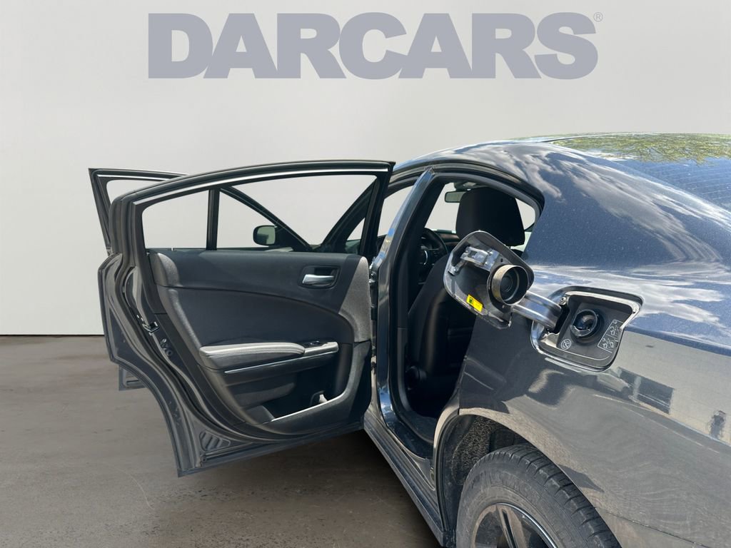 Used 2016 Dodge Charger SE RWD image 31