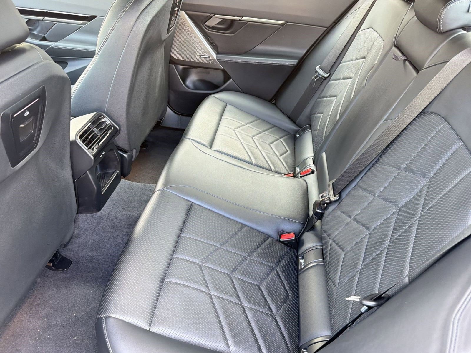 Certified 2025 BMW 530i RWD image 26