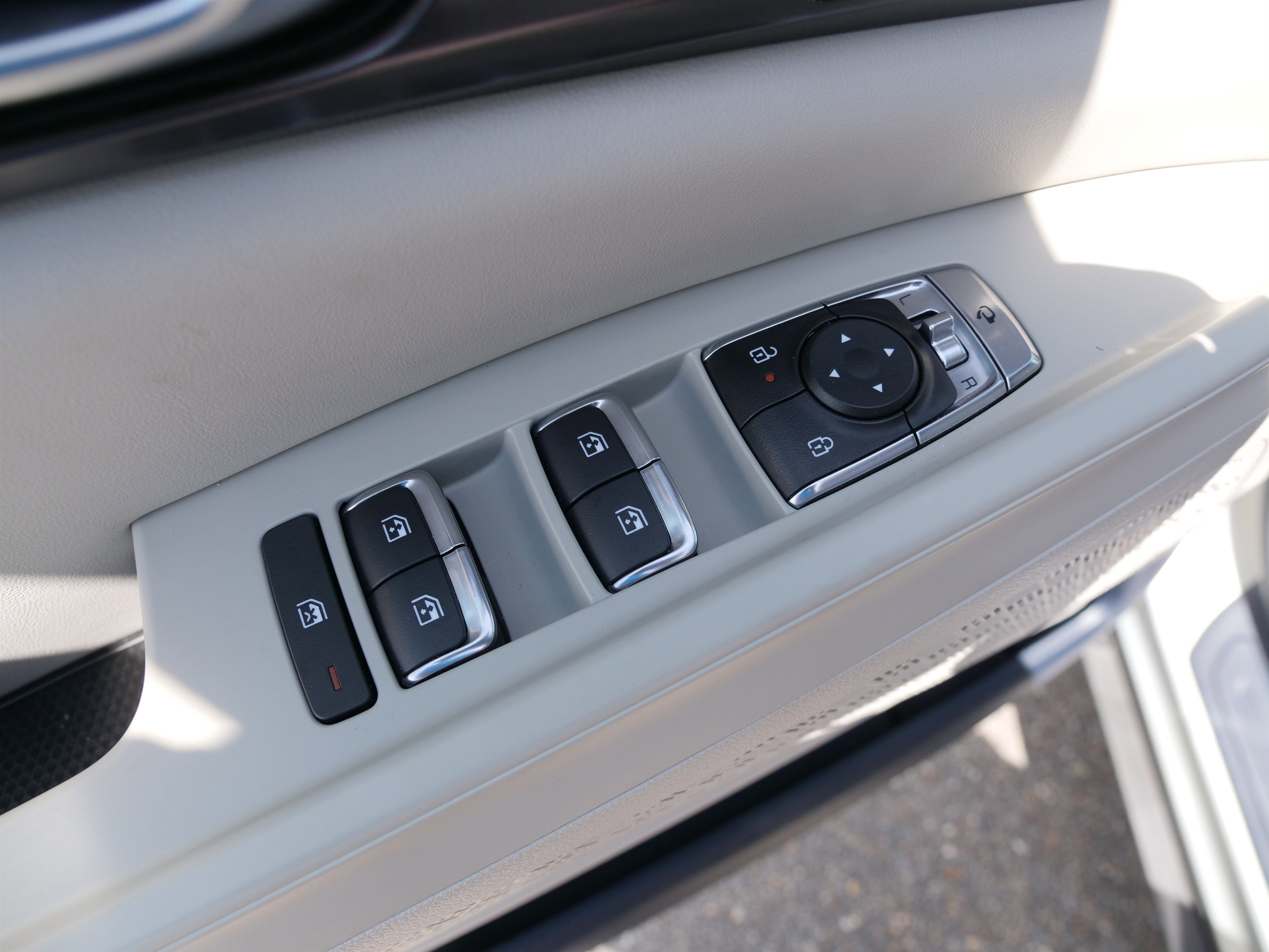 Certified 2025 Kia Carnival SX Prestige image 18