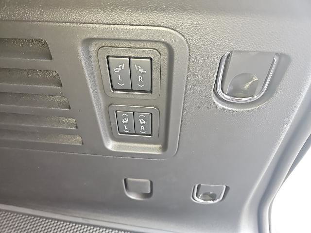 New 2026 Chevrolet Traverse RS w/ LPO, Floor Liner Package image 28