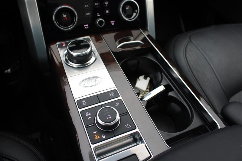 Used 2020 Land Rover Range Rover HSE image 30