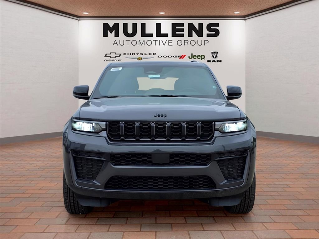New 2026 Jeep Grand Cherokee Altitude AWD/4WD image 2