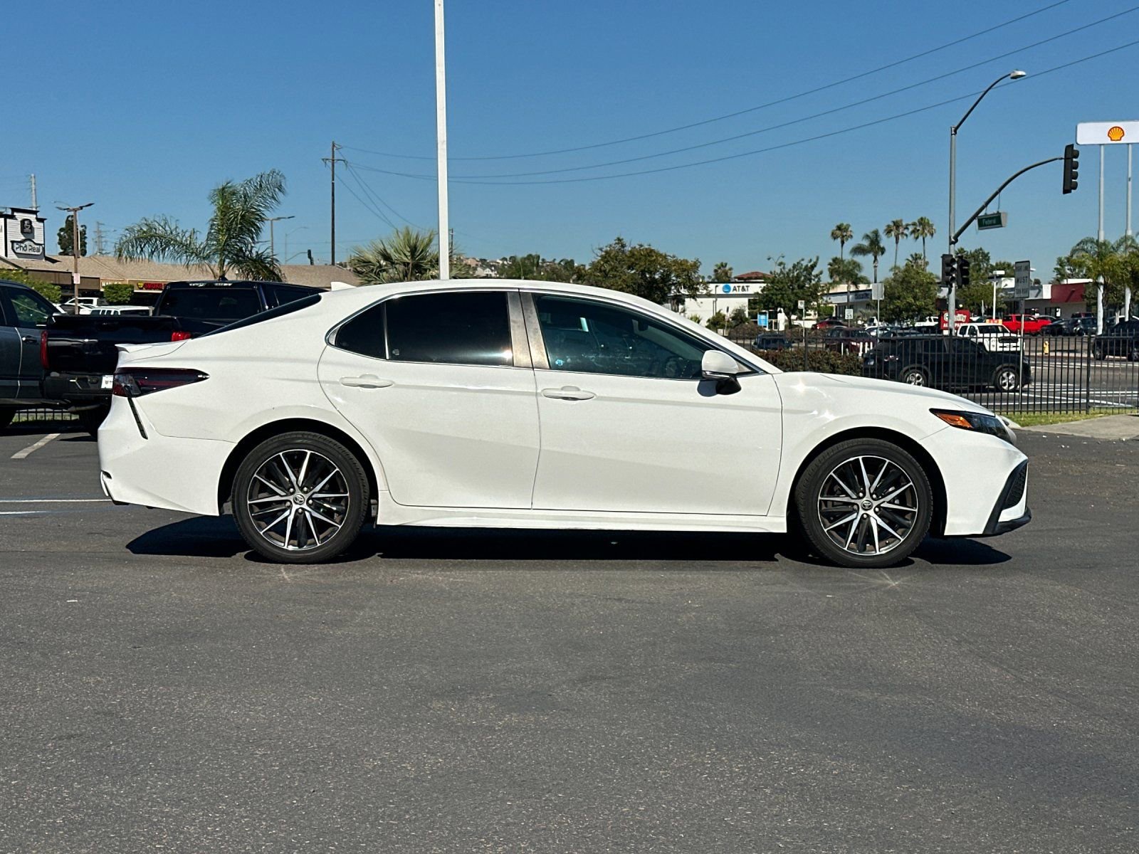 Used 2023 Toyota Camry SE w/ Convenience Package image 6
