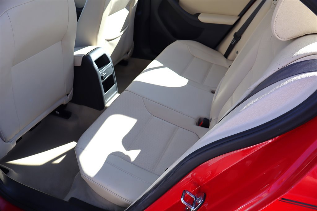 Used 2015 Volkswagen Jetta TDI SE FWD image 19