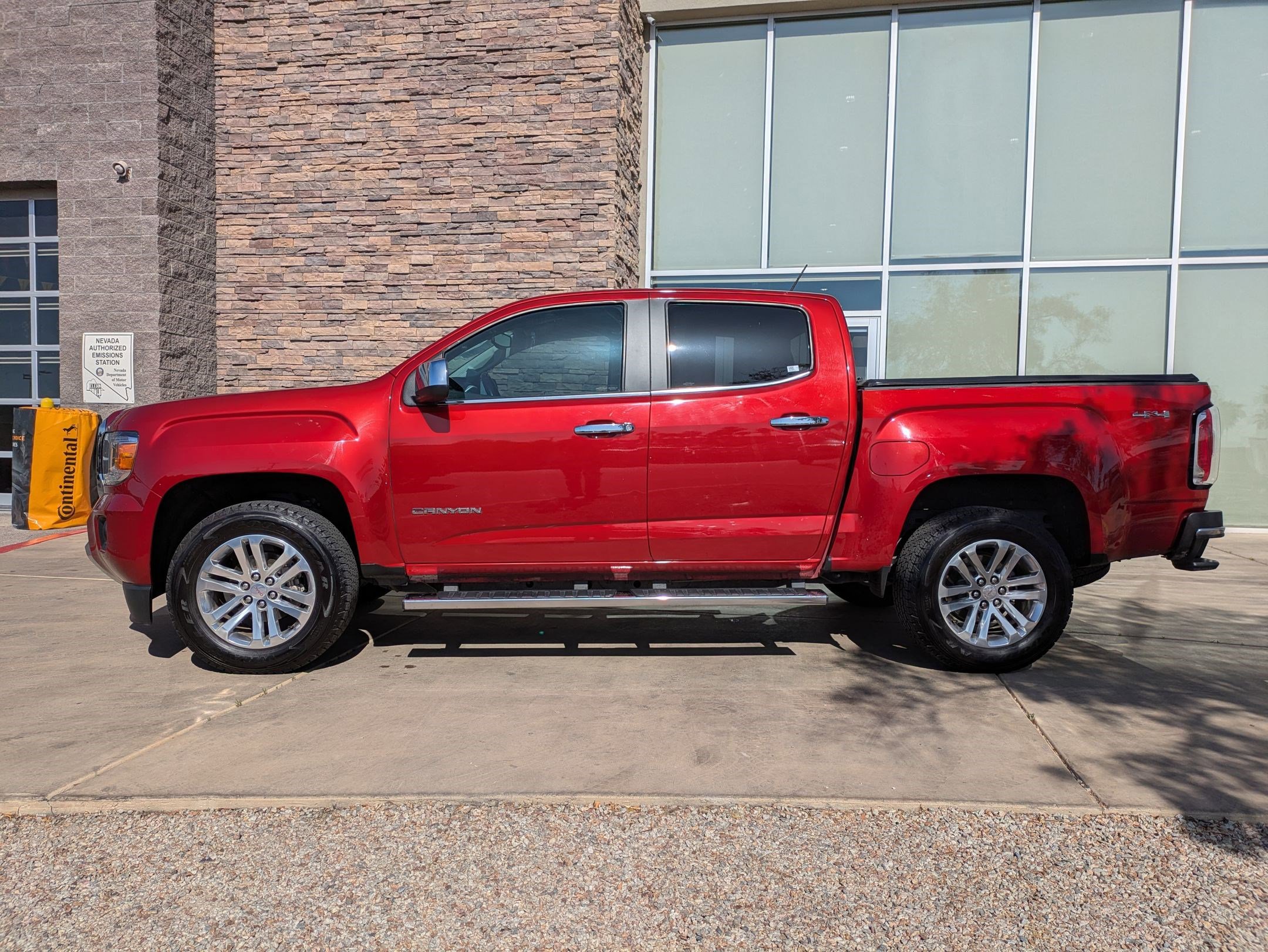Certified 2015 GMC Canyon SLT w/ Driver Alert Package AWD/4WD image 2