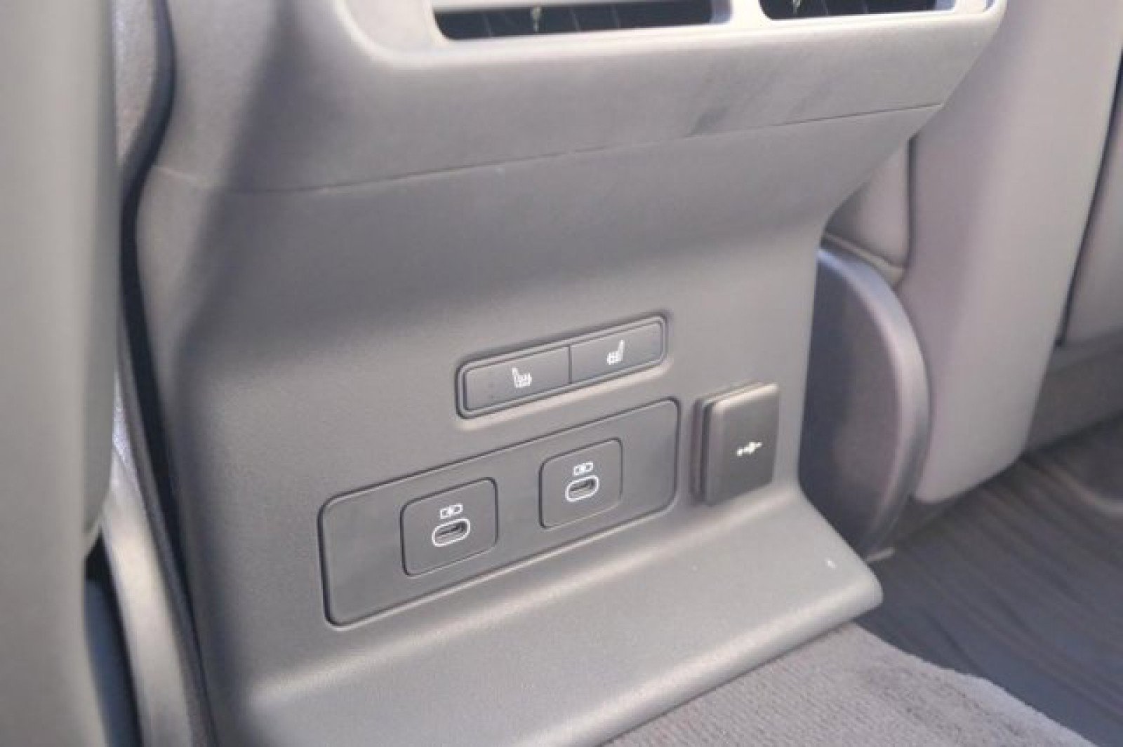 New 2025 Land Rover Range Rover Velar Dynamic SE image 21