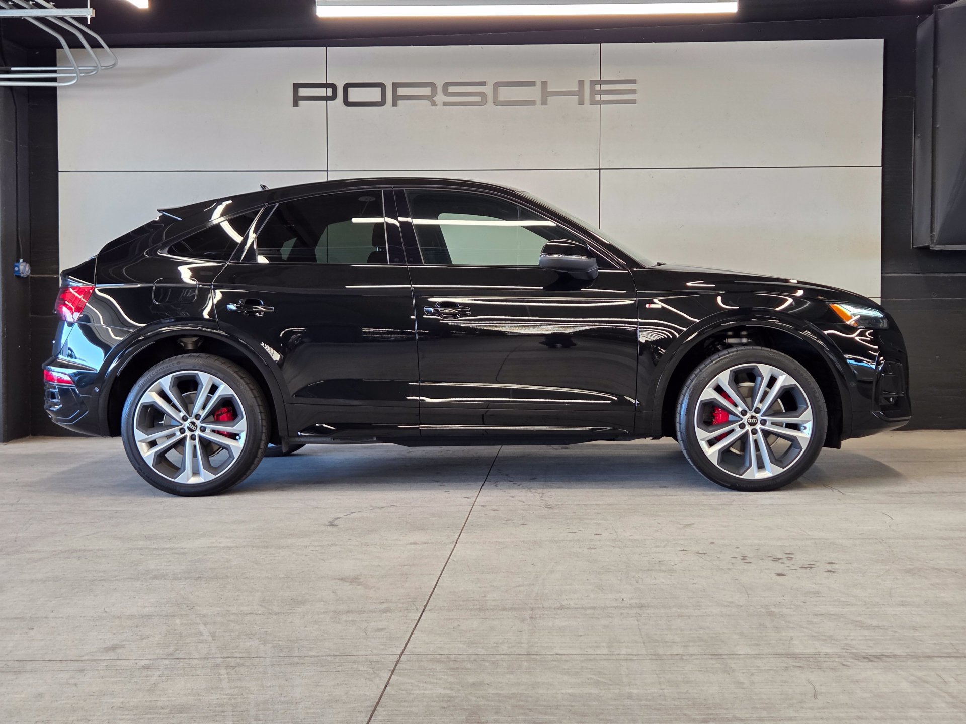Used 2025 Audi Q5 Prestige w/ Prestige Package AWD/4WD image 29