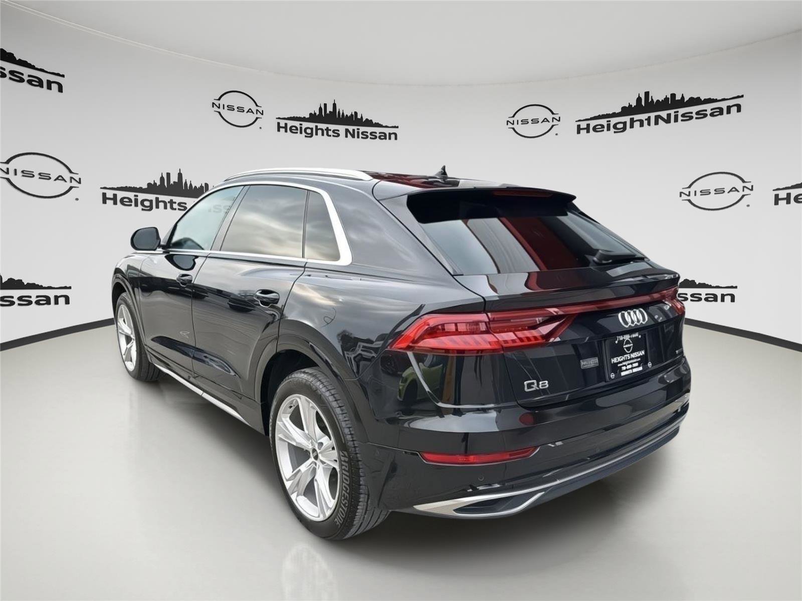 Used 2022 Audi Q8 Premium Plus w/ Premium Plus Package image 2