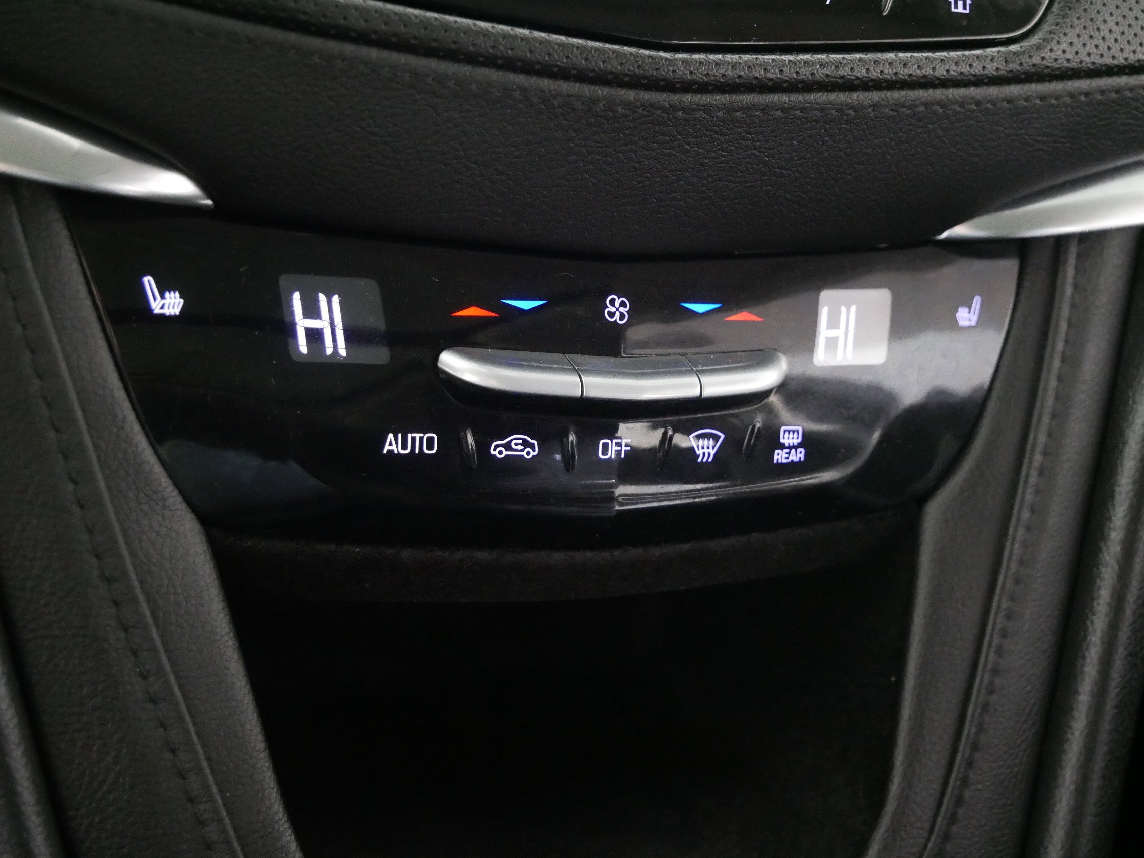 Used 2017 Cadillac XT5 Luxury image 23