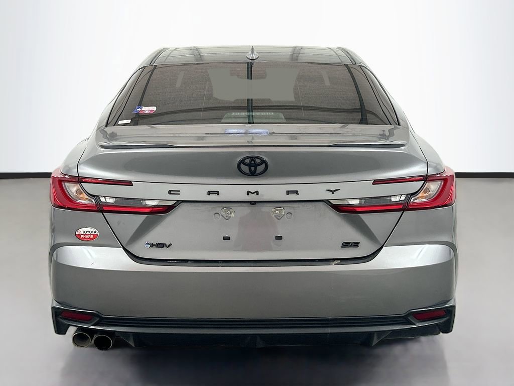 Used 2025 Toyota Camry SE FWD image 5