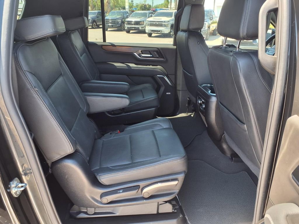 Used 2025 GMC Yukon XL Denali image 17