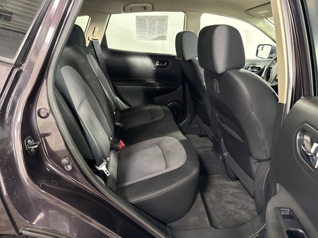 Used 2013 Nissan Rogue SV image 17