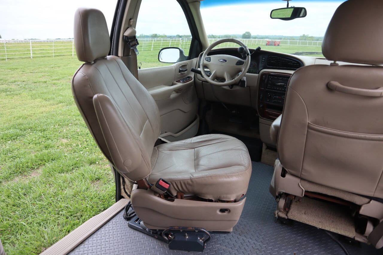 Used 2002 Ford Windstar SEL FWD image 4