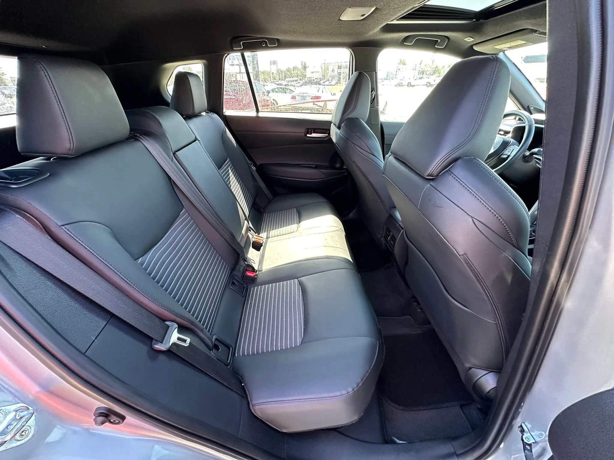 Used 2025 Toyota Corolla Cross AWD Hybrid w/ Convenience Package image 14