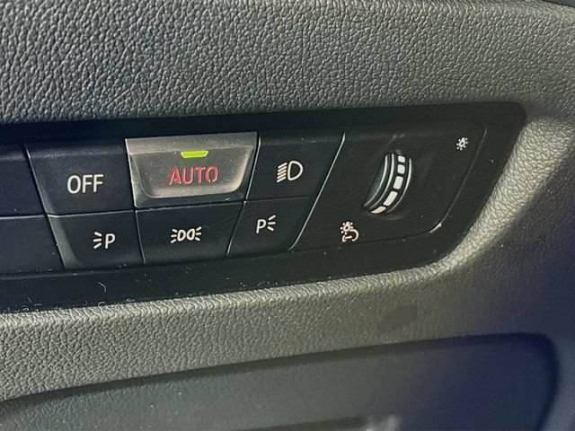 Used 2021 BMW 330i Sedan w/ Driving Assistance Package RWD image 10