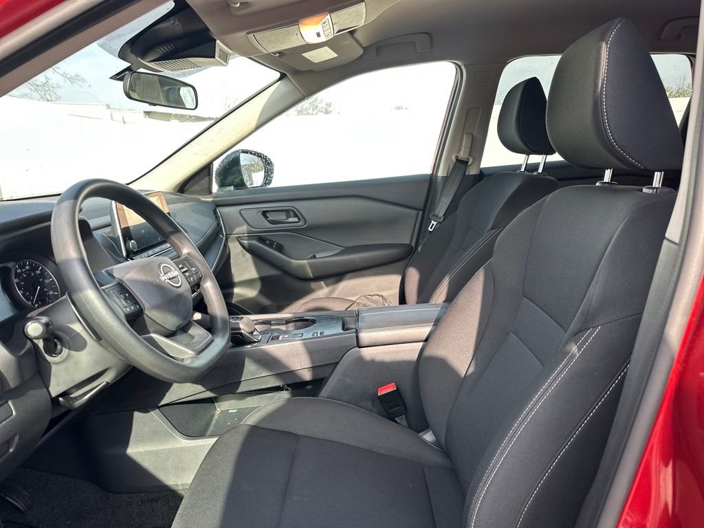 Used 2025 Nissan Rogue S FWD image 41