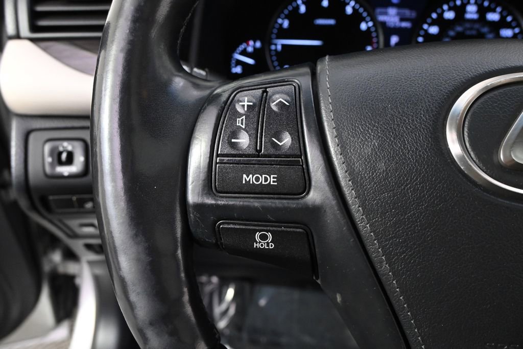 Used 2013 Lexus LS 460 AWD w/ Comfort Pkg image 33
