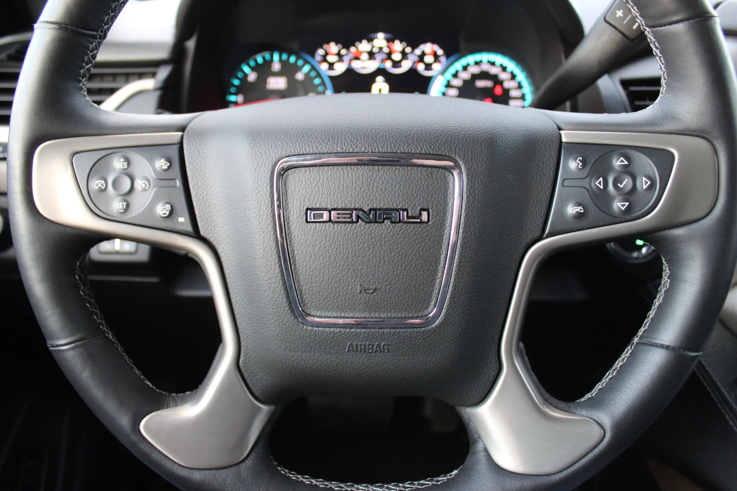 Used 2017 GMC Yukon Denali w/ Open Road Package image 17