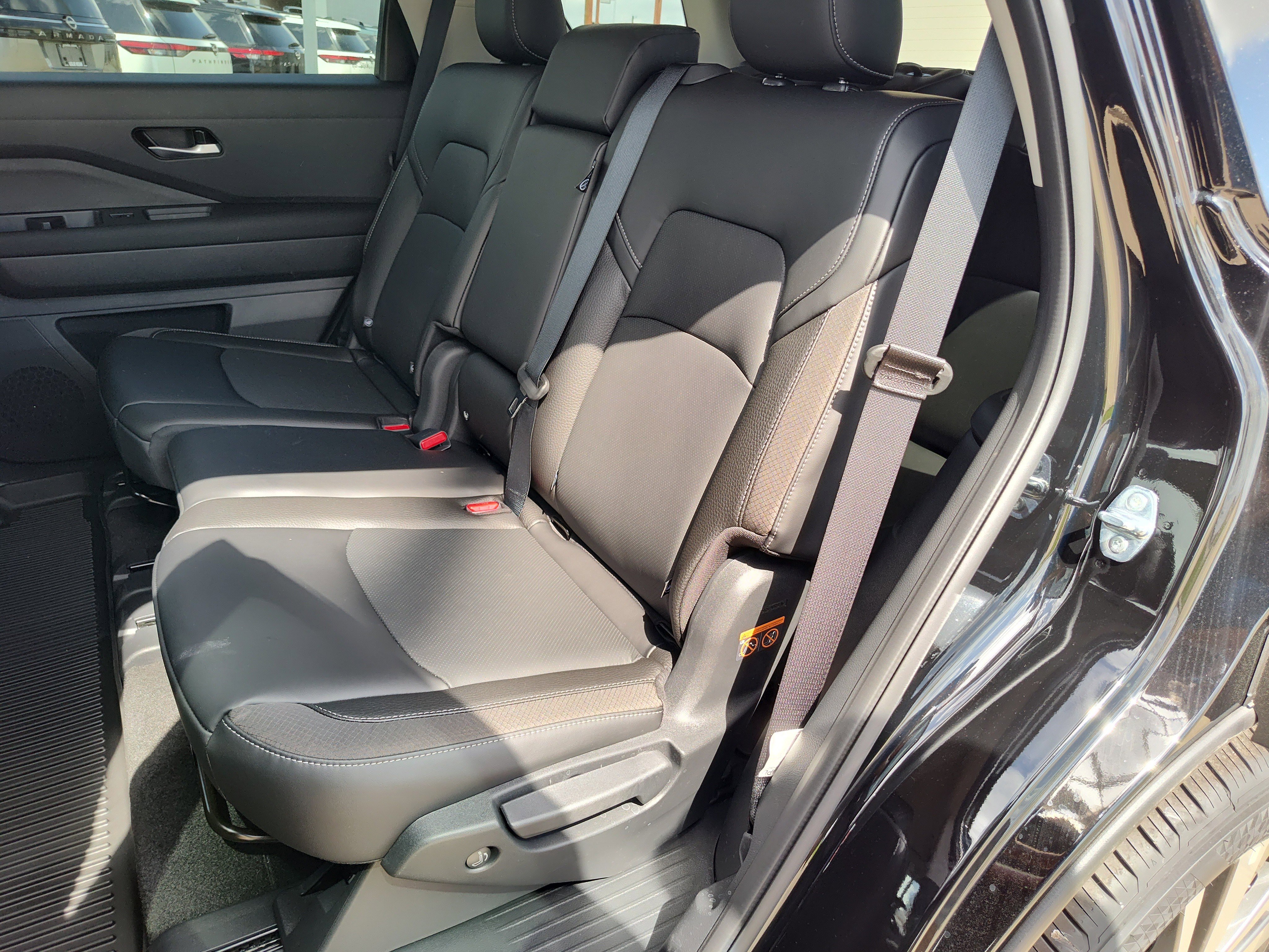 New 2026 Nissan Pathfinder SL FWD image 14