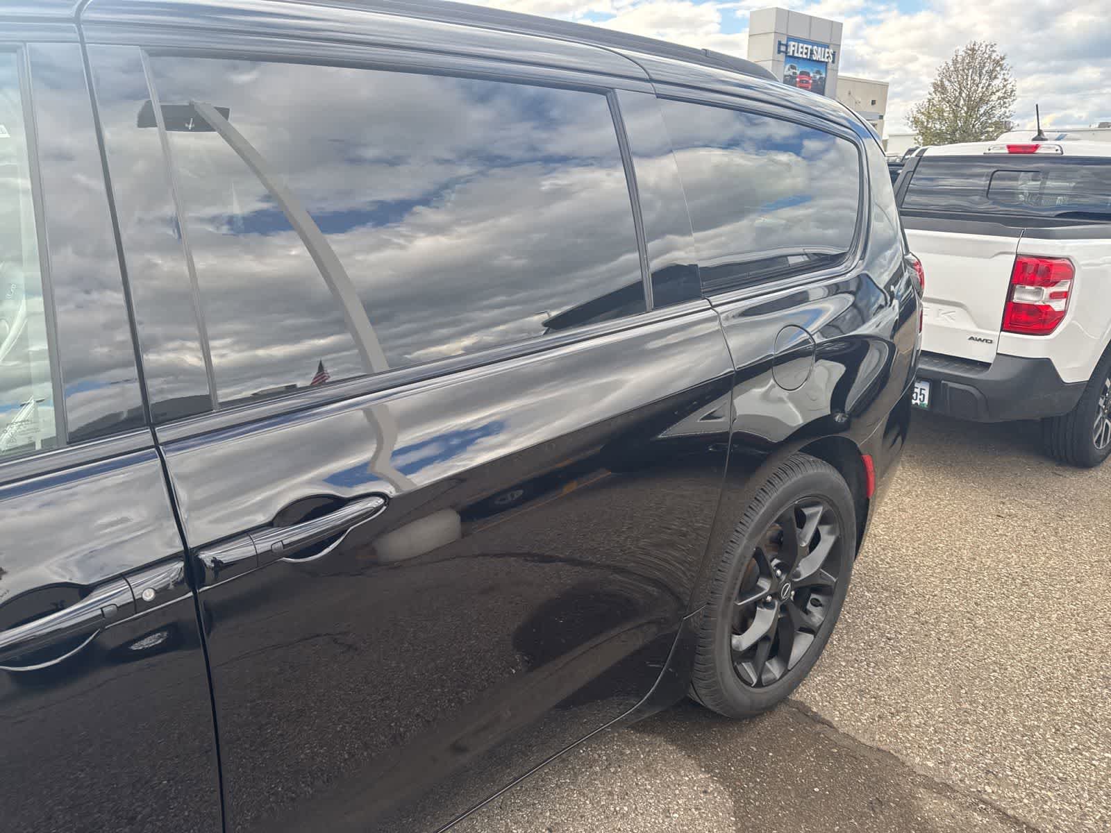 Used 2026 Chrysler Pacifica Limited w/ S Appearance Package FWD image 20