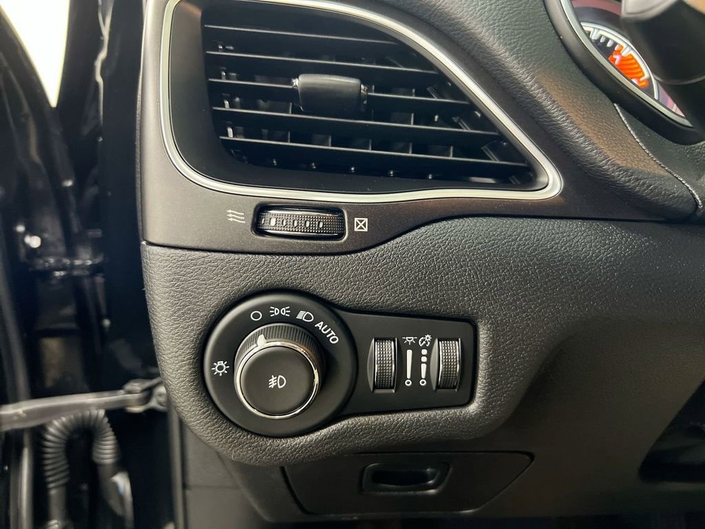 Used 2021 Jeep Cherokee Trailhawk w/ Sun, Sound & Nav Group AWD/4WD image 19