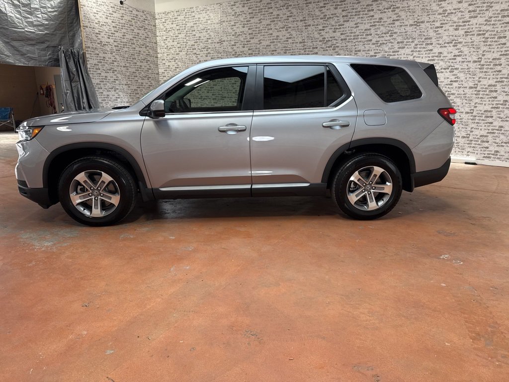Used 2025 Honda Pilot EX-L image 4