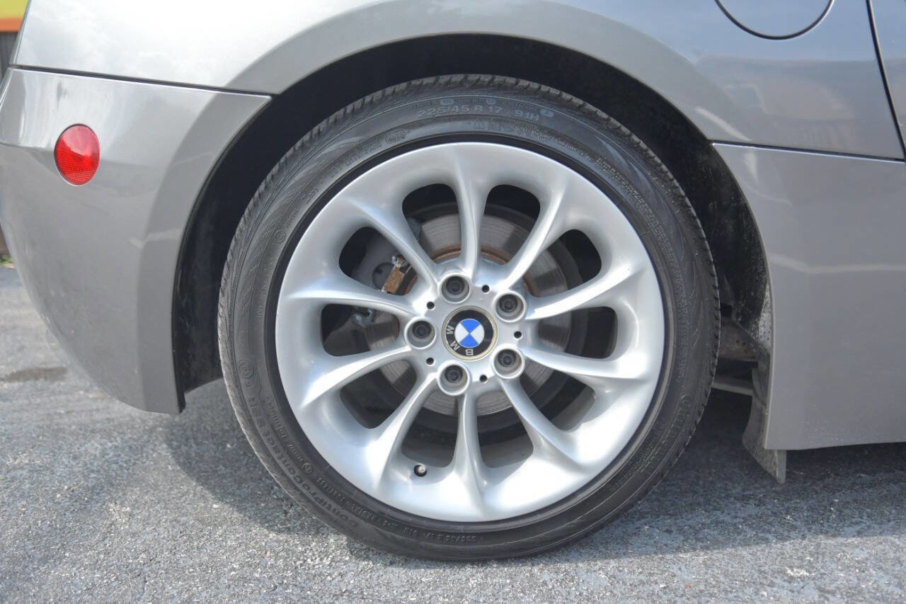 Used 2005 BMW Z4 2.5i image 28