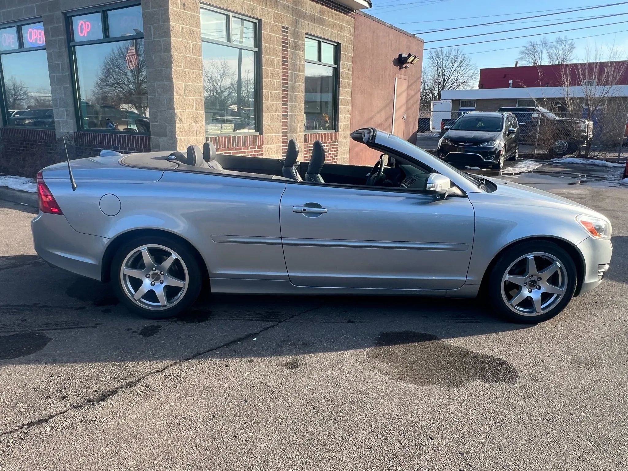 Used 2011 Volvo C70 T5 w/ Convenience Pkg FWD image 7