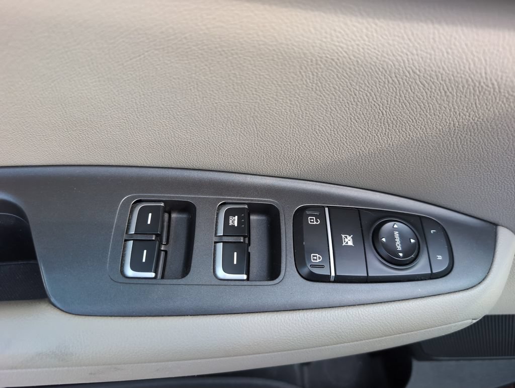 Used 2016 Kia Optima LX FWD image 14