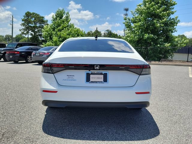 Certified 2025 Honda Accord SE image 5