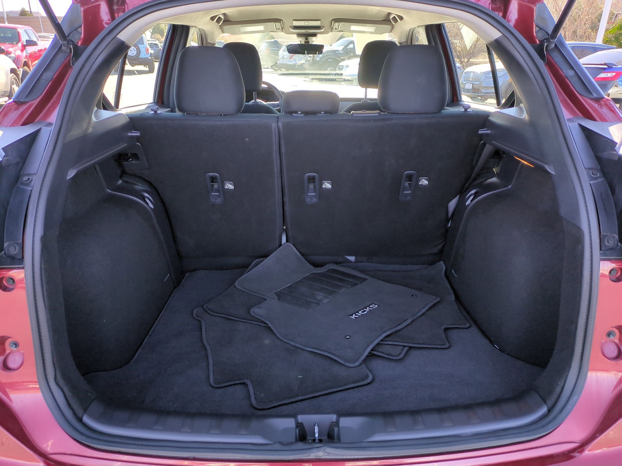 Used 2024 Nissan Kicks SR w/ Interior Electronics Package image 28