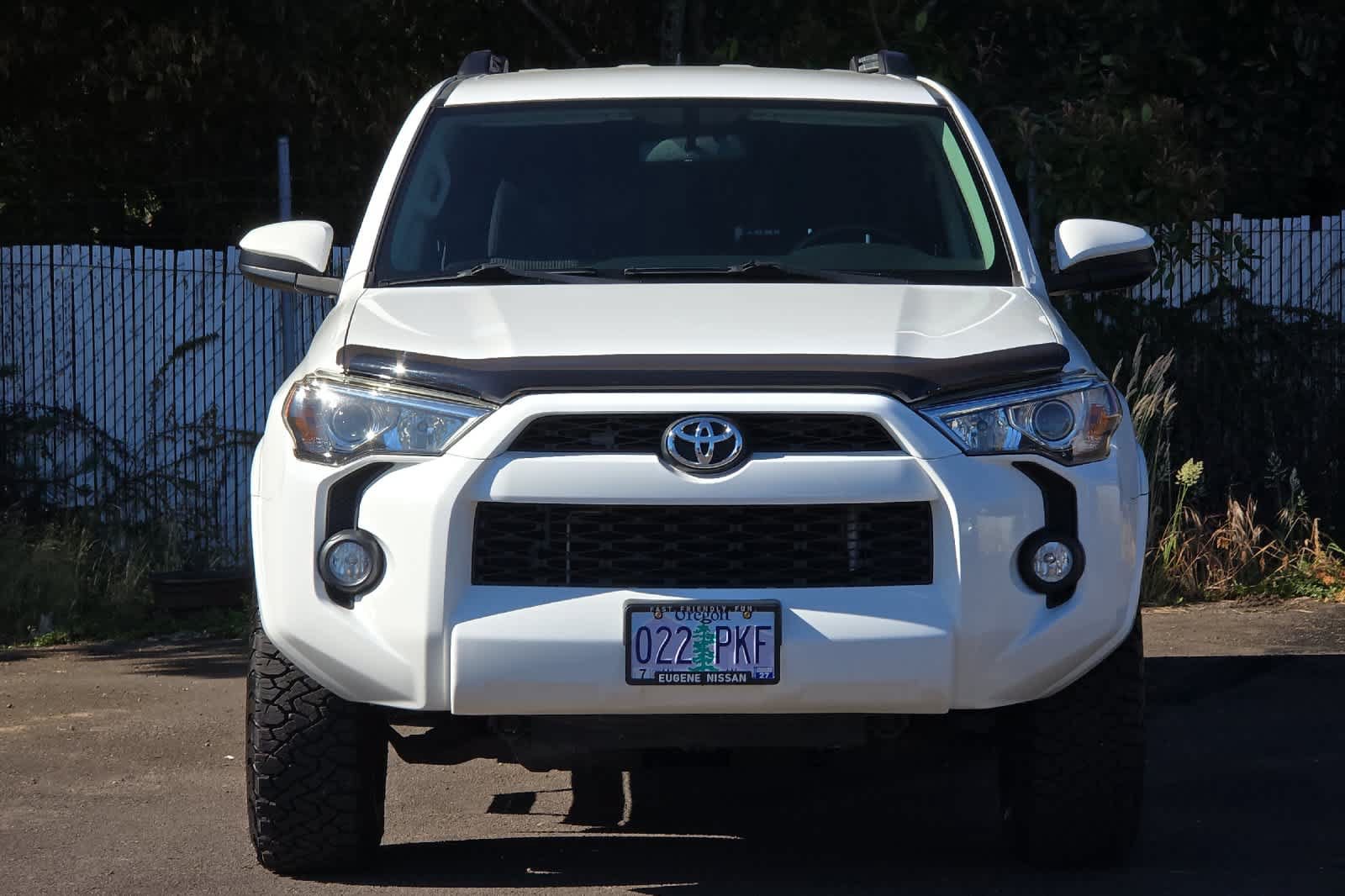 Used 2019 Toyota 4Runner SR5 AWD/4WD image 10