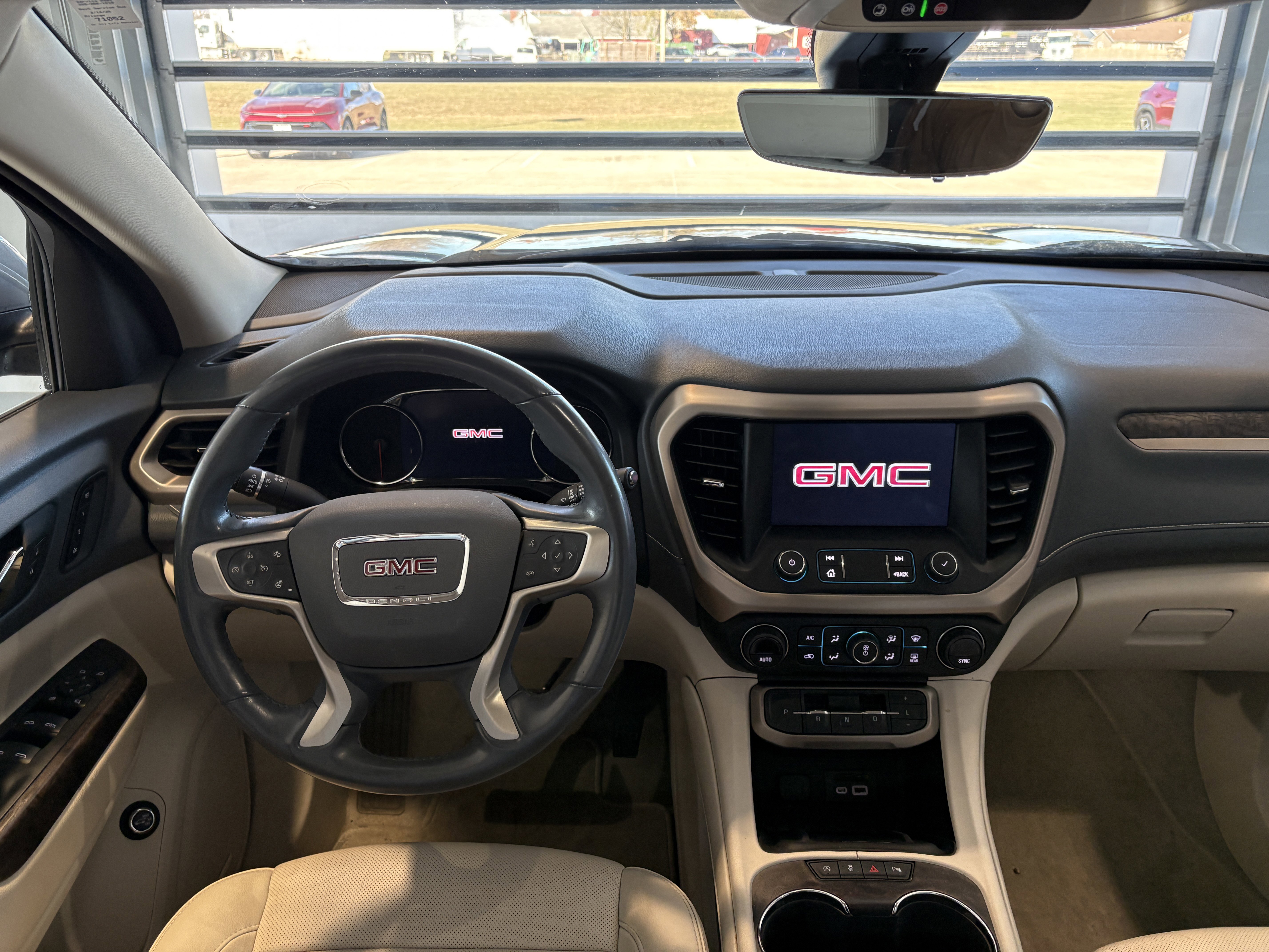 Used 2022 GMC Acadia Denali w/ Denali Ultimate Package image 10