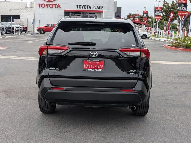Used 2024 Toyota RAV4 XLE AWD/4WD image 9