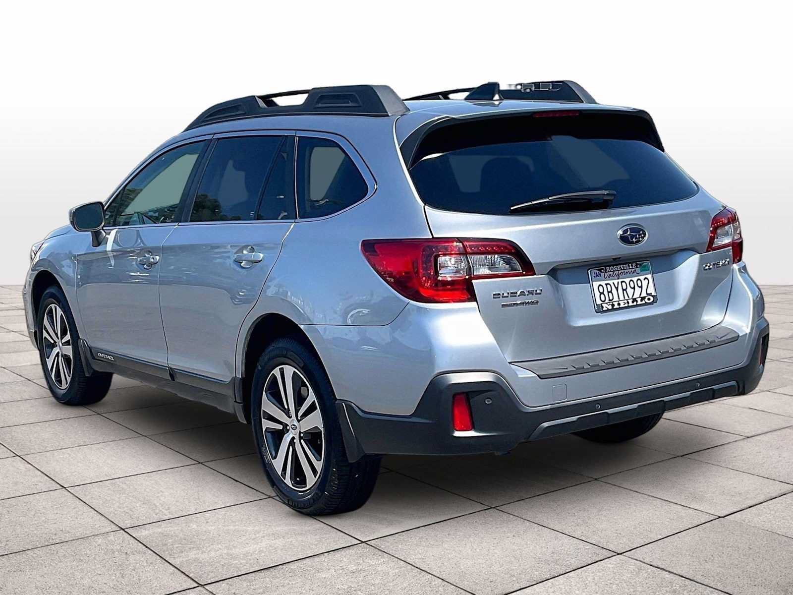 Used 2018 Subaru Outback 2.5i Limited AWD/4WD image 14